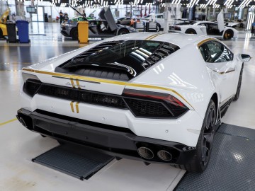 Papieskie Lamborghini na aukcji